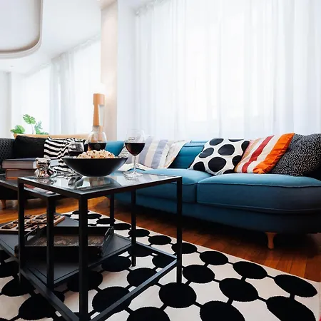 Colored Happiness 115m2 With Balcony Old Town Belgrado