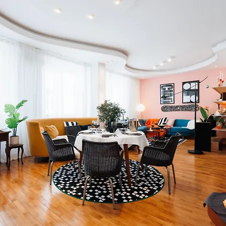 Colored Happiness Old Town Renovated Apartment *