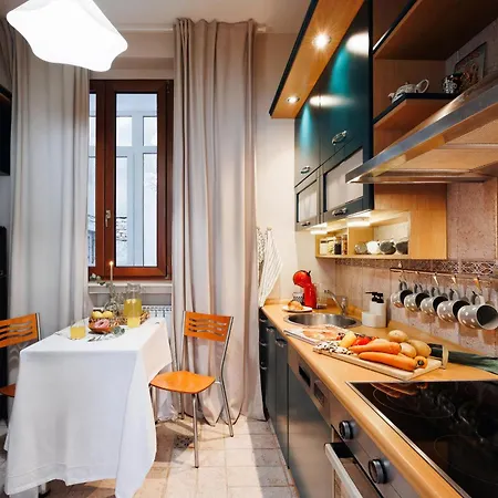 Colored Happiness 115m2 With Balcony Old Town