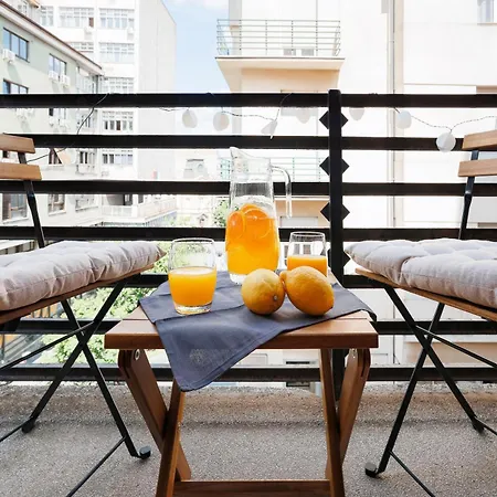 Colored Happiness 115m2 With Balcony Old Town Lejlighed *