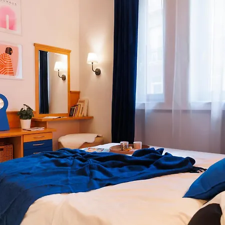 Colored Happiness 115m2 With Balcony Old Town Apartamento Belgrado