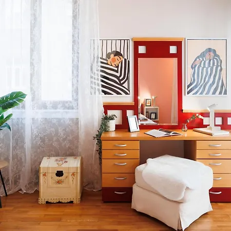 Colored Happiness 115m2 With Balcony Old Town דירה *