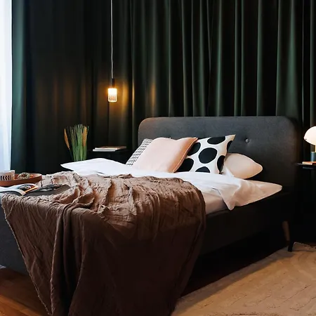 Colored Happiness 115m2 With Balcony Old Town