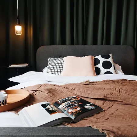 Colored Happiness 115m2 With Balcony Old Town