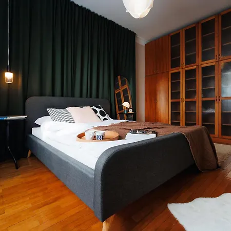 Colored Happiness 115m2 With Balcony Old Town Apartamento *